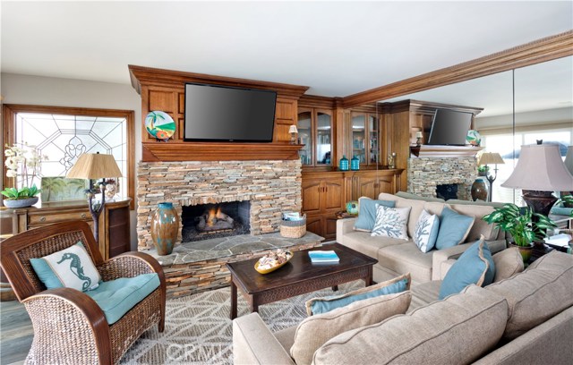 Detail Gallery Image 4 of 20 For 1249 Ocean Front #C,  Laguna Beach,  CA 92651 - 3 Beds | 2 Baths