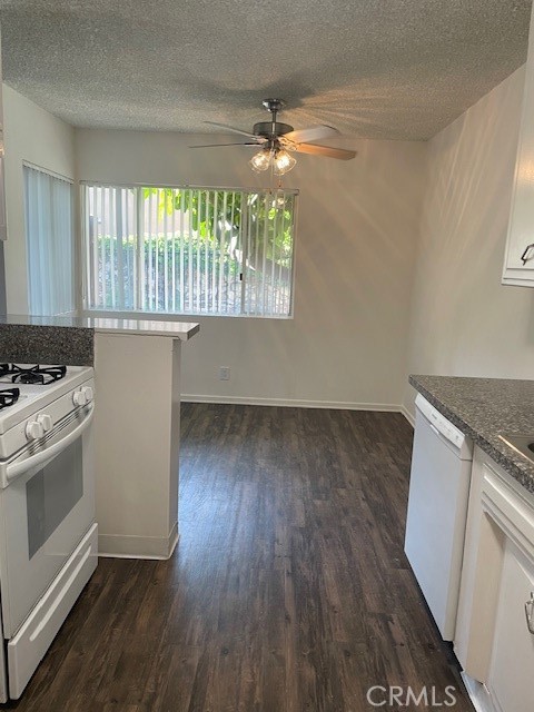 Detail Gallery Image 9 of 20 For 5167 Yarmouth Ave #4,  Encino,  CA 91316 - 2 Beds | 2 Baths