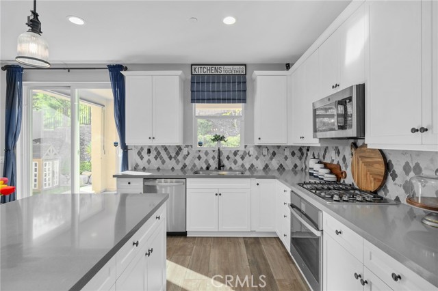 Detail Gallery Image 23 of 75 For 11932 Stonefield Dr, Corona,  CA 92883 - 4 Beds | 2/1 Baths