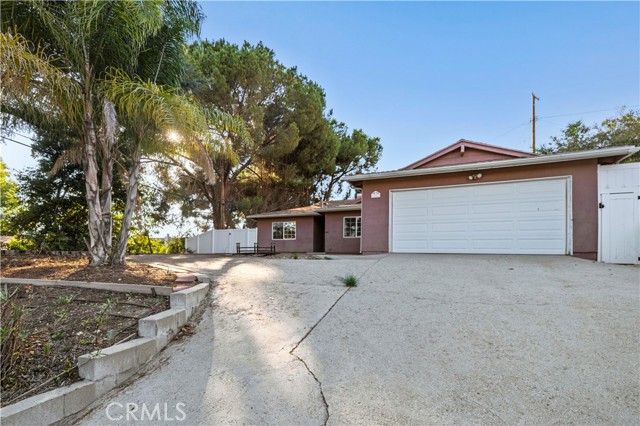 10685 Ledeen Drive, Lakeview Terrace CA: https://media.crmls.org/medias/fcf26890-725c-4e36-a25f-0473473d2df0.jpg