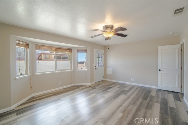 Detail Gallery Image 32 of 75 For 14064 Tioga, Oak Hills,  CA 92344 - 5 Beds | 2/1 Baths