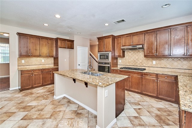 Detail Gallery Image 14 of 37 For 15140 Willow Wood Ln, Fontana,  CA 92336 - 5 Beds | 4/1 Baths