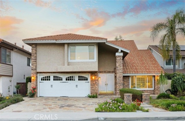 Detail Gallery Image 1 of 28 For 19 Alameda, Irvine,  CA 92620 - 5 Beds | 2/1 Baths