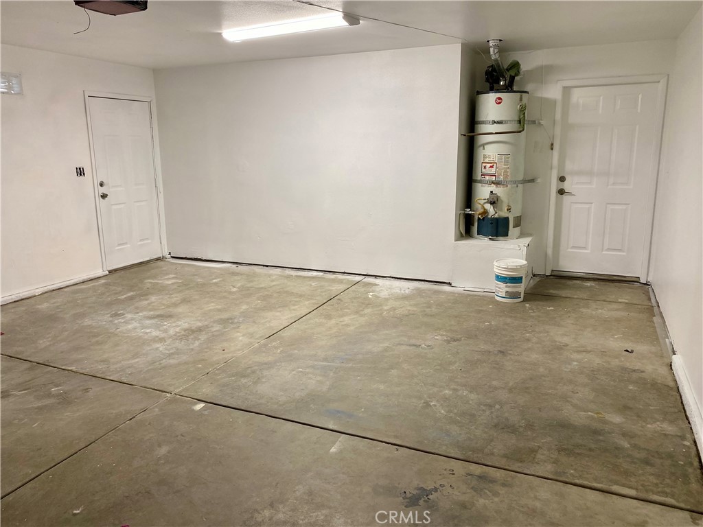 https://media.crmls.org/medias/fcf5c93f-7b94-4cb7-a22e-2373917f916d.jpg?preset=X-Large
