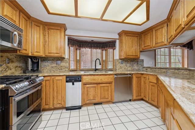 42784 Edelweiss Drive, Big Bear Lake CA: https://media.crmls.org/medias/fcf5d4eb-730b-4c46-a6df-189830480e47.jpg