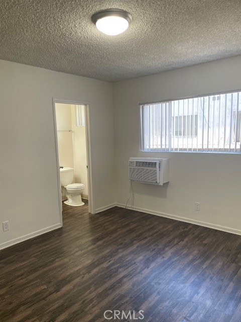 Detail Gallery Image 12 of 20 For 5167 Yarmouth Ave #4,  Encino,  CA 91316 - 2 Beds | 2 Baths