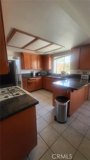 Detail Gallery Image 7 of 13 For 39897 Verono Corte, Murrieta,  CA 92562 - 4 Beds | 2/1 Baths
