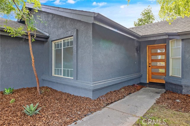 1967 N Ventura Avenue, Farmersville CA: https://media.crmls.org/medias/fcf85154-64ec-43a4-9377-800584b56622.jpg