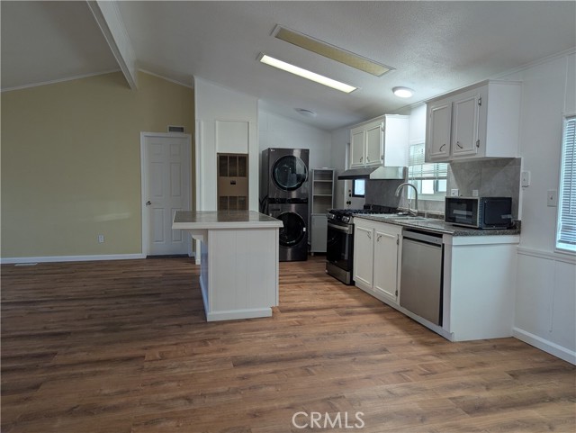 Detail Gallery Image 7 of 18 For 21811 69th St, California City,  CA 93505 - 3 Beds | 2 Baths