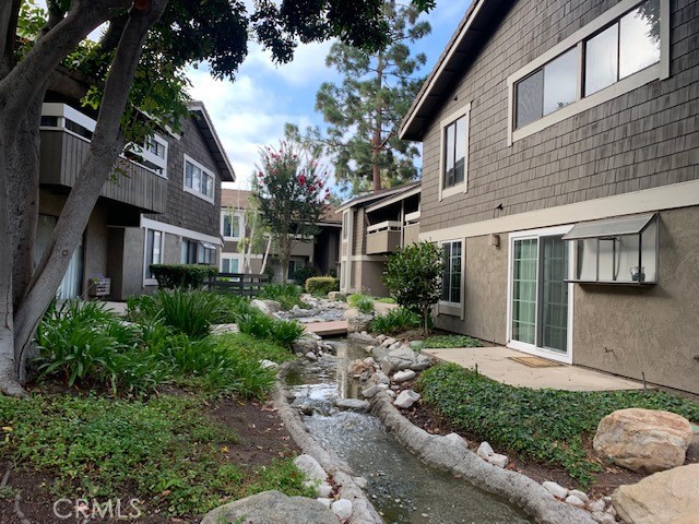 118 Streamwood, Irvine CA: https://media.crmls.org/medias/fcf91e10-605d-47ac-a1c8-d76e49bda2ee.jpg