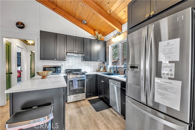 42660 La Placida, Big Bear Lake CA: https://media.crmls.org/medias/fcf93787-f7e5-4069-9775-18421752efbe.jpg