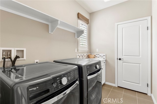 3993 Black Cottonwood Way, San Bernardino CA: https://media.crmls.org/medias/fcf99d2b-7bb8-4117-b3de-364581eb31ca.jpg