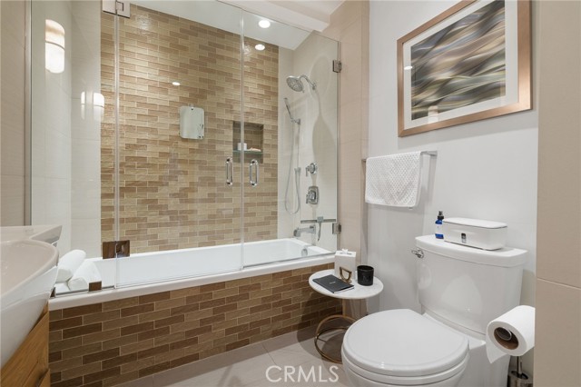 10340 Margate Street, North Hollywood CA: https://media.crmls.org/medias/fcfa4716-ce2c-4885-8009-027e50d6f37a.jpg