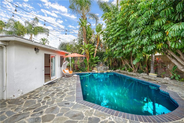 Detail Gallery Image 20 of 27 For 5362 Yolanda Ave, Tarzana,  CA 91356 - 3 Beds | 3 Baths