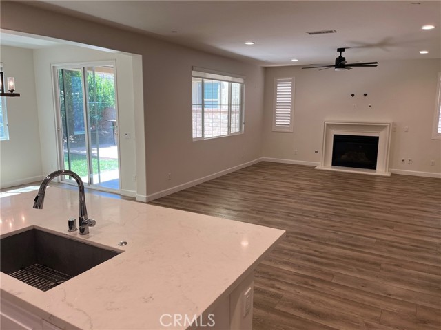 3996 S Somerston Way, Ontario CA: https://media.crmls.org/medias/fcfae507-1209-4c05-b763-1a9b076563a0.jpg