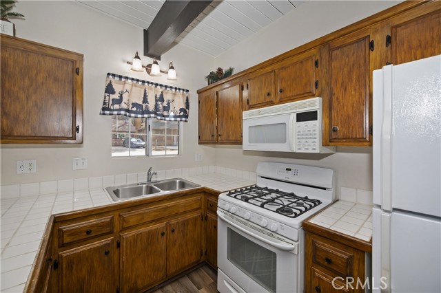 42824 Cedar Avenue, Big Bear Lake, CA 92315