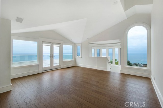 Detail Gallery Image 24 of 48 For 2163 Crestview Dr, Laguna Beach,  CA 92651 - 3 Beds | 2/1 Baths