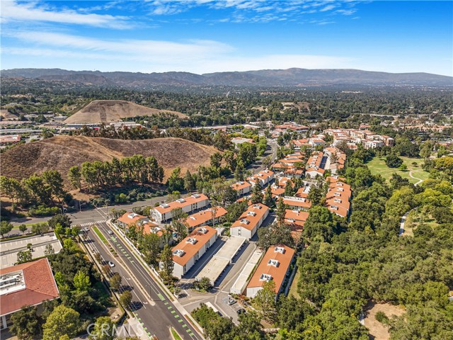 Detail Gallery Image 42 of 52 For 23675 Park Capri #24,  Calabasas,  CA 91302 - 2 Beds | 2 Baths