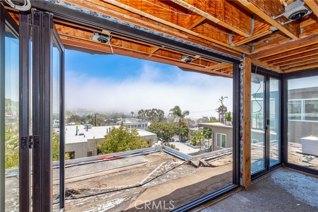 Detail Gallery Image 3 of 29 For 153 Cedar Way, Laguna Beach,  CA 92651 - 3 Beds | 2/1 Baths