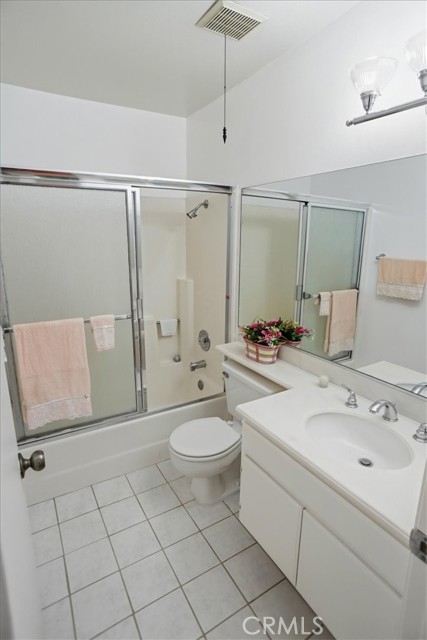 Detail Gallery Image 13 of 17 For 19950 Avenue of the Oaks, Newhall,  CA 91321 - 2 Beds | 2 Baths