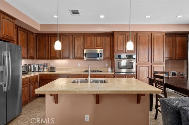 Detail Gallery Image 9 of 34 For 26239 Citation Cir, Moreno Valley,  CA 92555 - 3 Beds | 2 Baths