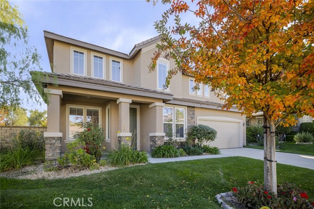 Detail Gallery Image 2 of 43 For 23806 Mission Puebla, Valencia,  CA 91354 - 5 Beds | 3/1 Baths