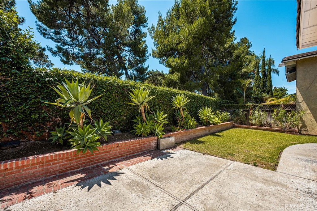 https://media.crmls.org/medias/fcfe31fa-06ce-4731-b6da-0e0685c9209e.jpg?preset=X-Large