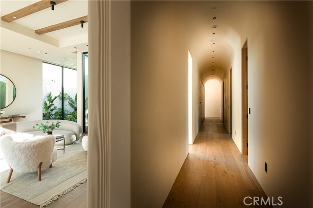 5824 Manton Avenue, Woodland Hills CA: https://media.crmls.org/medias/fcfe3f49-e21d-4e9c-aea6-b85628475fc2.jpg