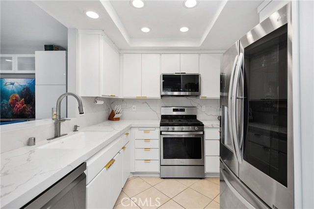 40 Tangerine, Irvine CA: https://media.crmls.org/medias/fcfe5ad4-b8a9-4645-904b-d5bcbfaa5d20.jpg