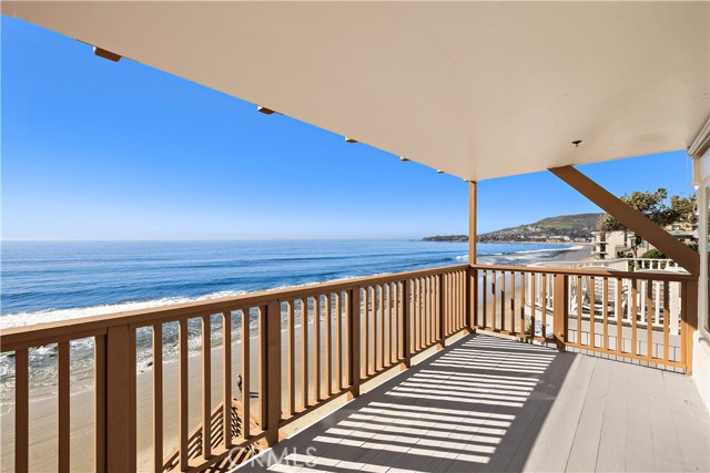 Detail Gallery Image 15 of 33 For 1045 Gaviota Dr #B,  Laguna Beach,  CA 92651 - 3 Beds | 3 Baths