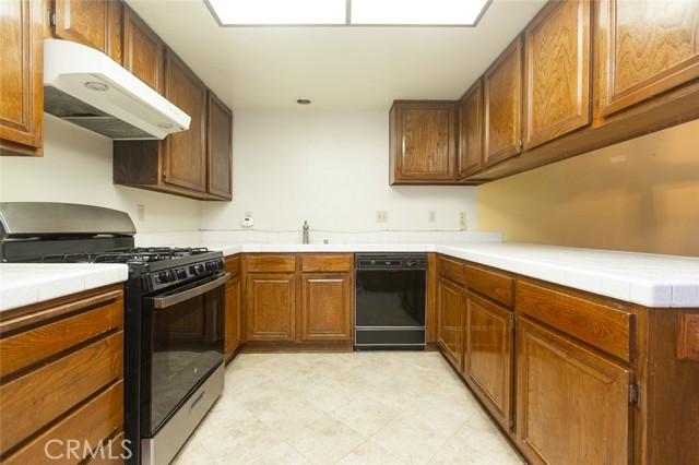 640 Juniper Way, La Habra CA: https://media.crmls.org/medias/fcff2161-b4bd-4cc4-b750-59df0a696927.jpg