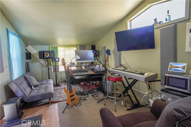 14415 Erie, Apple Valley CA: https://media.crmls.org/medias/fcff284d-26f5-42d6-93e9-c70eb8f230f2.jpg