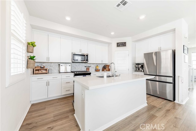 Detail Gallery Image 16 of 38 For 40709 Melrose Dr, Temecula,  CA 92591 - 4 Beds | 3/1 Baths