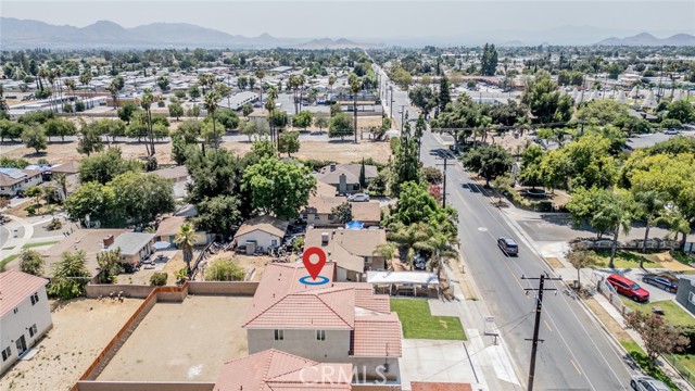 555 N Meridian Avenue, San Bernardino CA: https://media.crmls.org/medias/fcffd6c4-561f-4b75-9a81-424b0c18b857.jpg