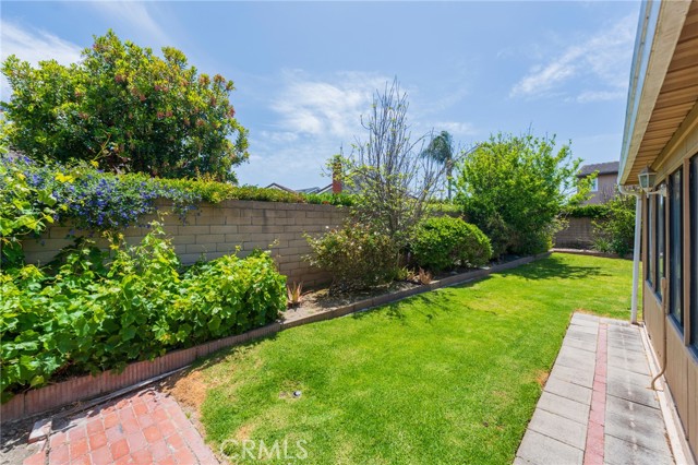 Detail Gallery Image 11 of 42 For 17482 Bellport Cir, Huntington Beach,  CA 92649 - 4 Beds | 2 Baths