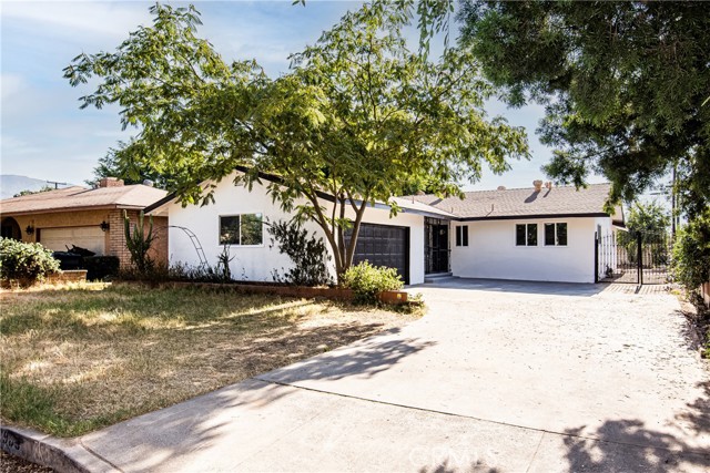 2983 N Alameda Avenue, San Bernardino CA: https://media.crmls.org/medias/fd004a64-77f3-4be6-b8d3-d5f2fda04fad.jpg