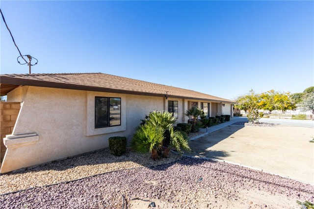 Detail Gallery Image 6 of 43 For 14076 Wawona Rd, Apple Valley,  CA 92307 - 3 Beds | 2 Baths