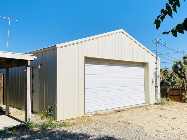 56476 Desert Gold Drive, Yucca Valley CA: https://media.crmls.org/medias/fd00dc9d-7f6b-4d83-9e81-96471ebbf66f.jpg