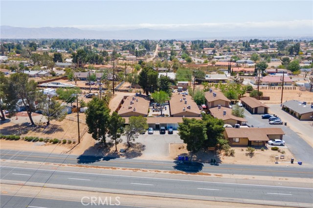 19287 US Highway 18, Apple Valley CA: https://media.crmls.org/medias/fd019c63-1bca-47f0-8bd8-2dc75e4d2f74.jpg