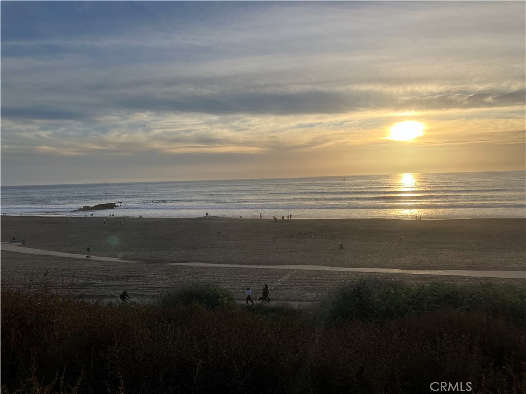 https://media.crmls.org/medias/fd01a468-7fd0-415a-86be-9976f09bd8d9.jpg?preset=X-Large