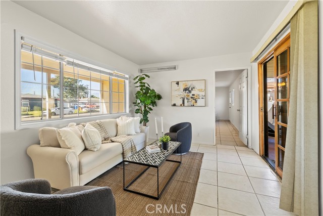 Detail Gallery Image 4 of 36 For 4722 N Fircroft, Covina,  CA 91722 - 4 Beds | 2 Baths