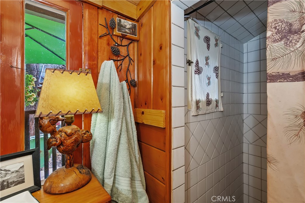 https://media.crmls.org/medias/fd01b668-0a6c-41c4-b503-b878be75dce0.jpg?preset=X-Large