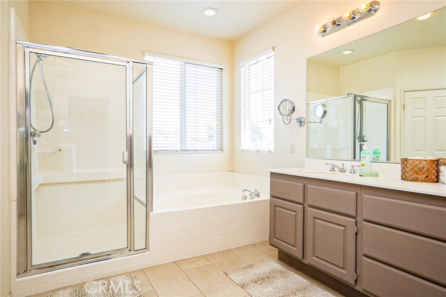 15138 Holiday Drive, Fontana CA: https://media.crmls.org/medias/fd01b6e5-d109-4e25-acf3-d5838672ccb0.jpg