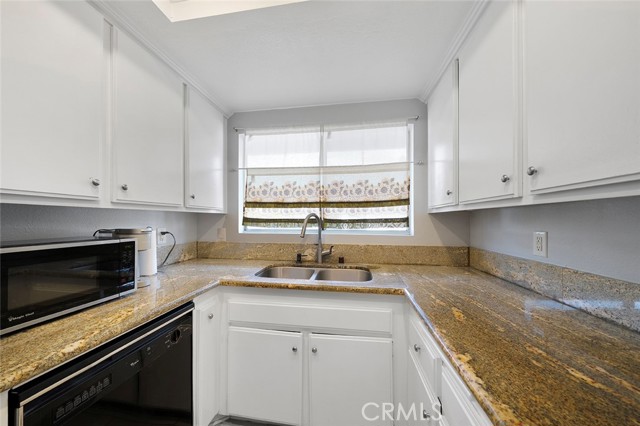 Detail Gallery Image 9 of 17 For 871 W 13th St #4,  Azusa,  CA 91702 - 2 Beds | 1 Baths