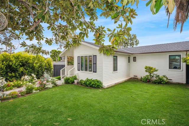 Detail Gallery Image 2 of 18 For 323 Magnolia Dr, Laguna Beach,  CA 92651 - 4 Beds | 3 Baths