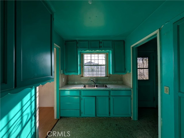 Detail Gallery Image 7 of 18 For 10958 S Budlong, Los Angeles,  CA 90044 - 2 Beds | 1 Baths