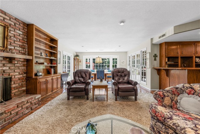 Fd0269e3 E935 4be1 93a9 C5a4816474a8