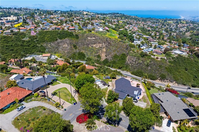 27691 Eastvale Road, Palos Verdes Peninsula CA: https://media.crmls.org/medias/fd02a1b4-9b69-4d73-90bd-d7f2ec756826.jpg