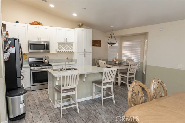 Detail Gallery Image 8 of 25 For 15614 Pearmain St, Adelanto,  CA 92301 - 4 Beds | 2 Baths