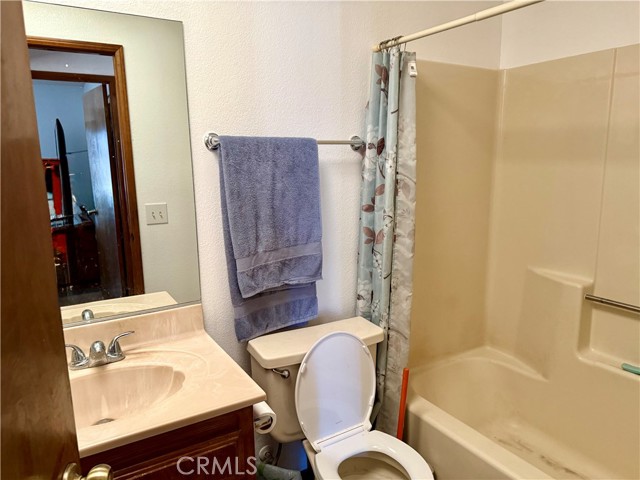 17798 Cherry Street, Hesperia CA: https://media.crmls.org/medias/fd0324f1-f03a-45ba-b549-817aaf807ba0.jpg